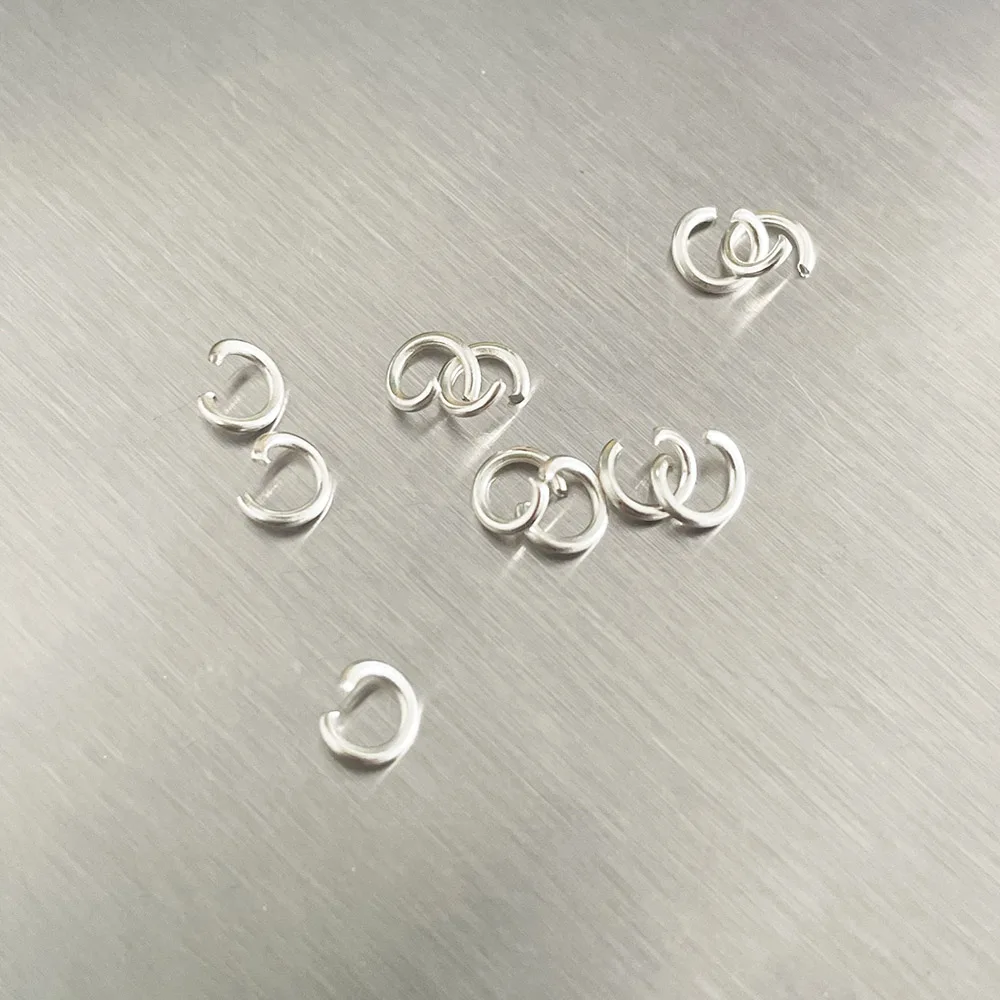 100 stks Colorpunk Nail Piercing Ringen S/L Diverse Mix Aangesloten Cirkel Metalen Bedels Cool Girl DIY Dangle Zilveren Loop Ring 404art