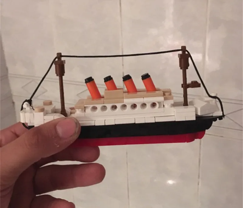 Sluban Titanic RMS Ship Boat Model Building Blocks Sets City DIY Steamboat Friends Bricks Educational Toys Christmas Gift 194PCS