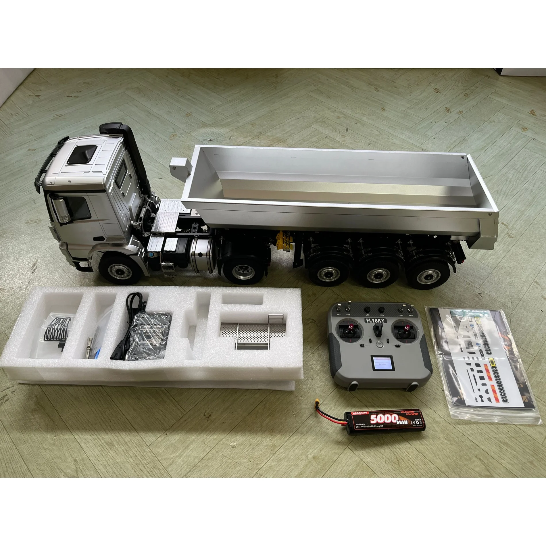 

1/14 Kabolite 5801 RC Трактор 3-осе RC Электрический самосвал Прицеп 4X4 RTR Ходовой винт 2-скоростная передача Звук Свет Игрушечная модель