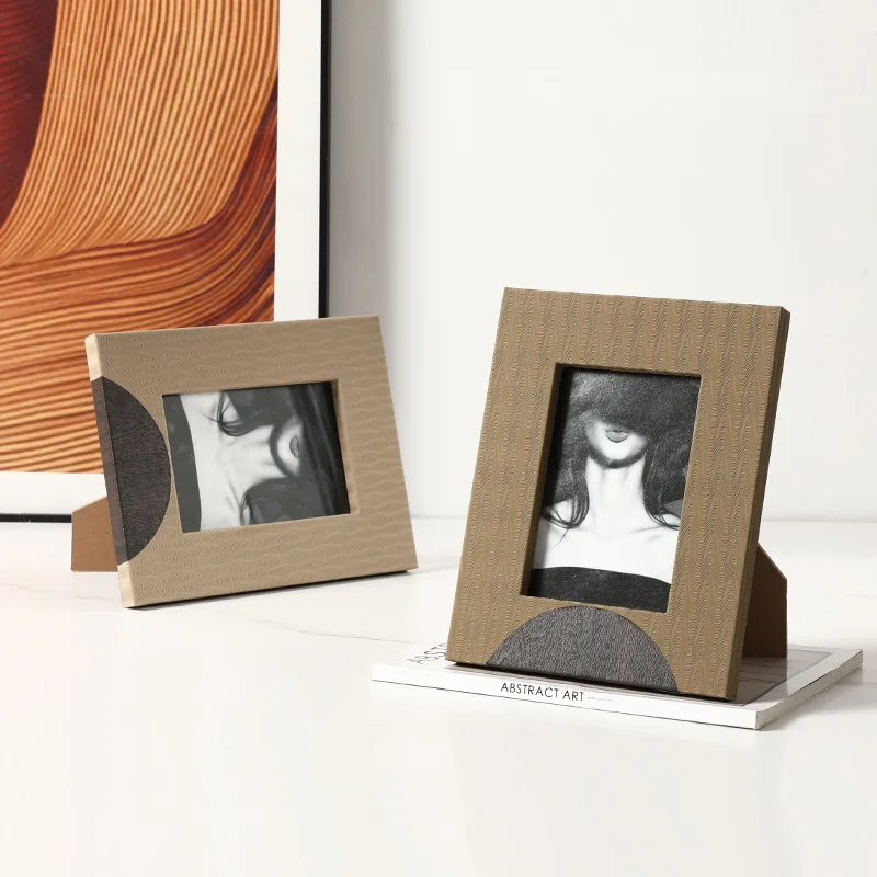 

Italian minimalist creative wood and leather corrugated photo frame, exhibition hall, high-end home decoration