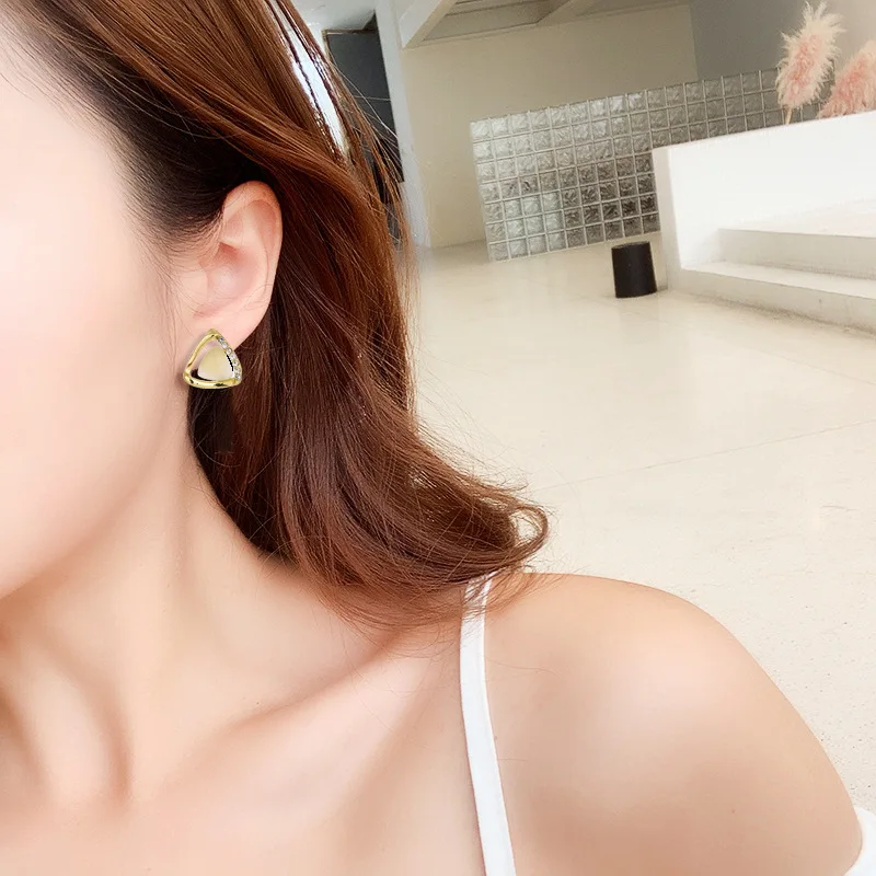 2024 Korean Fashion Earrings for Women Triangular Geometric Opal Earrings Simple Crystal Statement Wedding Party Jewelry Gifts