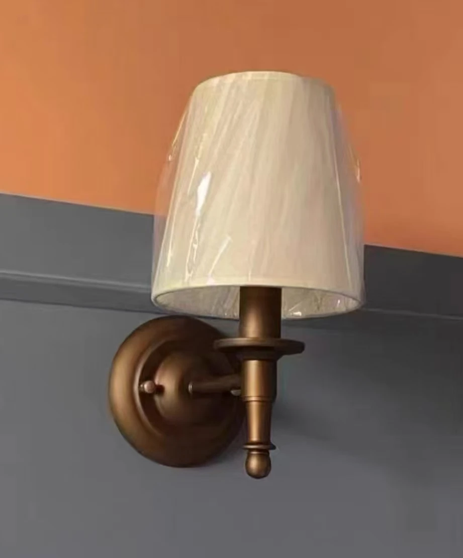 

Креативный постмодернистский настенный светильник для спальни, тканевый светильник для гостиной, гостиничного номера, дизайн освещения, прикроватный настенный светильник