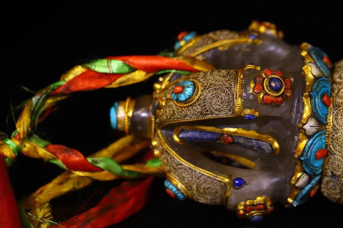 

12"Tibetan Temple Collection Old Crystal Painted Mosaic Gem gZi Beads Turquoise Five Shares Vajra Phurpa Skull Base Amulet