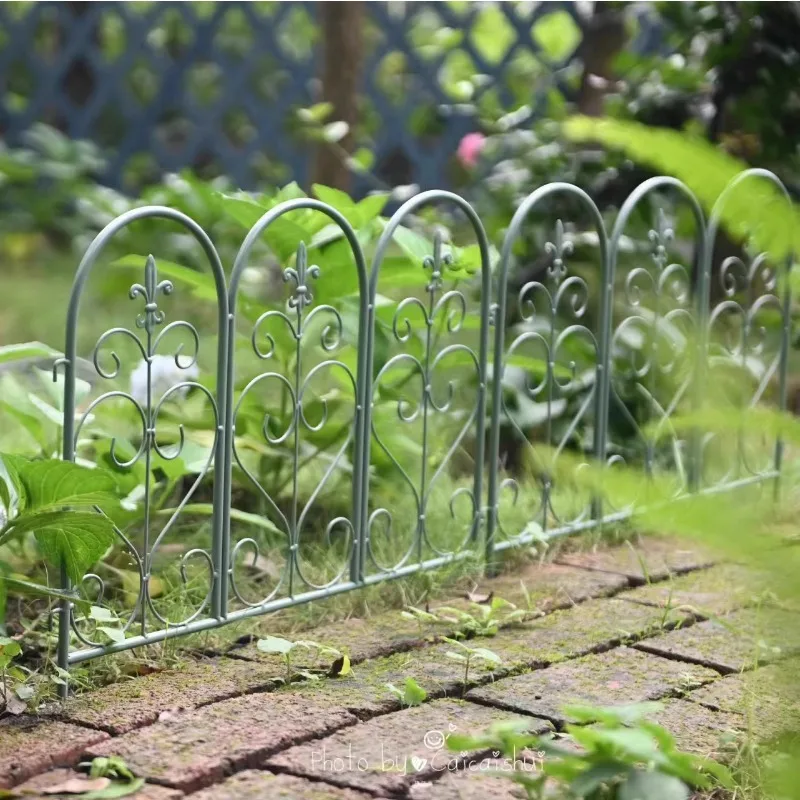 

Courtyard Atmosphere Iron Fence Rose Climbing Holder Horticultural Fence for Outdoor Plant Barrier Garden Separator Decoration