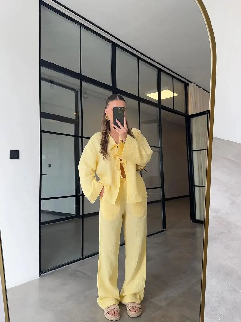 

Элегантная рубашка на шнуровке + длинные брюки, комплект женской осенней блузки с v-образным вырезом и длинными рукавами, топ, широкие брюки, костюм 2025, уличная одежда, наряд