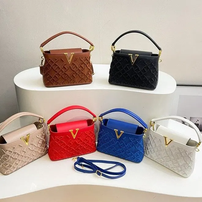 

Elegant Women's V Letter Handbag Cross-border Fashion Minimalist Shoulder Bag Stylish Small Square Crossbody Daily Bag Baby Bag