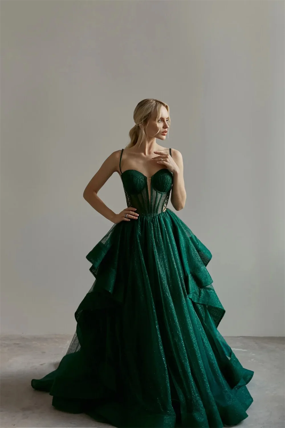 Shining Hunter Party Dresses A Line Sequined Evening Gowns Spaghetti Straps Neckline Tiered Tulle Prom Dresses فساتين سهرات