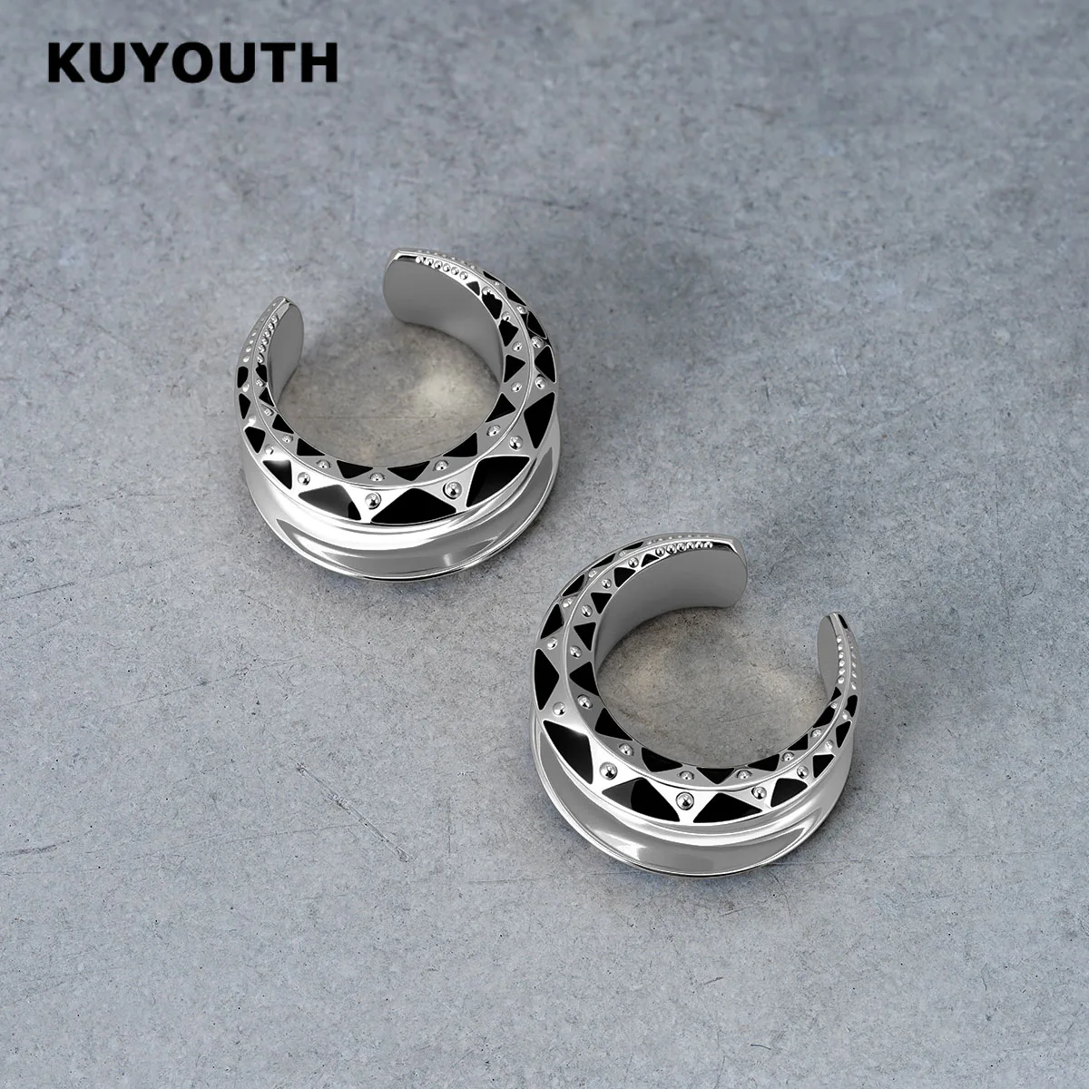 1Pair KUYOUTH Saddle Ear Plugs Punk Style Ear Gauges Stretchers Expanders Tunnels Ear Lobe Piercing Body Jewelry for Women Men