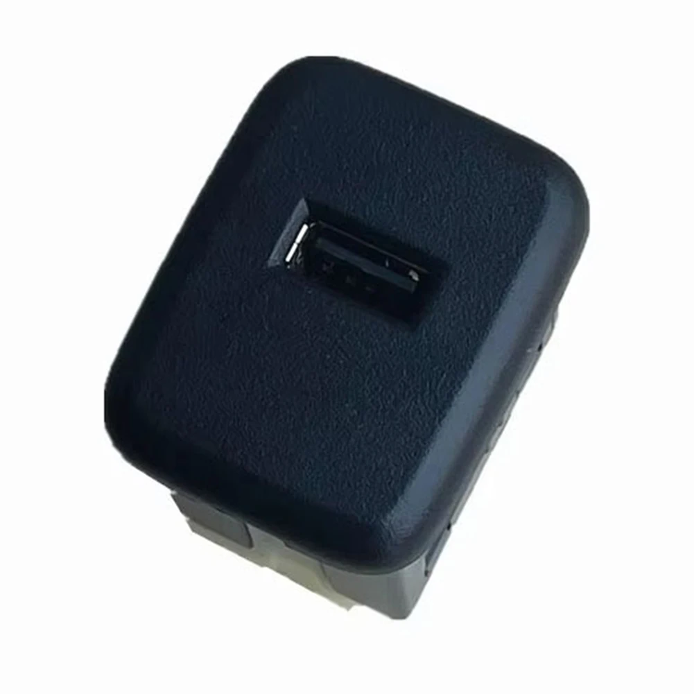 

ABS-Metal USB Port Receptacle Front USB Port Receptacle Automotive Connector Non-deformation Practical Wear-resistant
