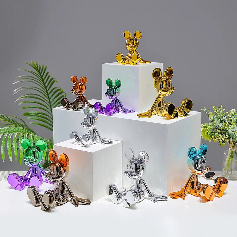 Figuras de Anime de Disney, postura sentada, estatua de Mickey, modelo de resina, adornos de mesa para sala de estar, estatuilla de Animal de Mickey Mouse de dibujos animados