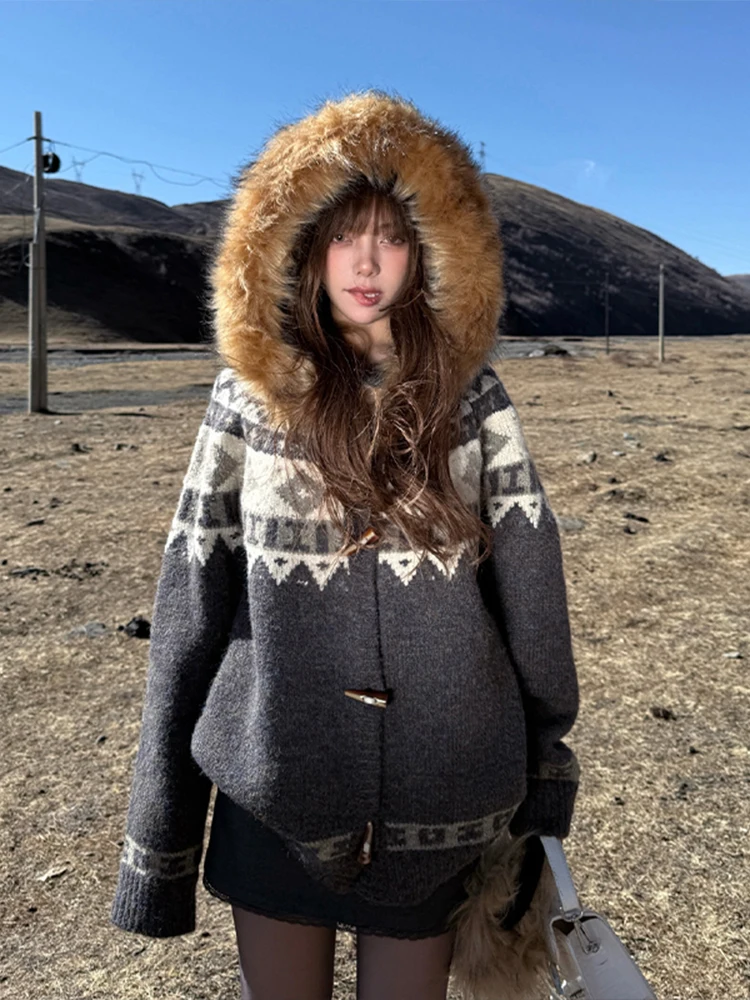 

Винтажный мужской и женский свитер с узором Fair Isle, большим меховым воротником и цветовыми блоками для осени и зимы