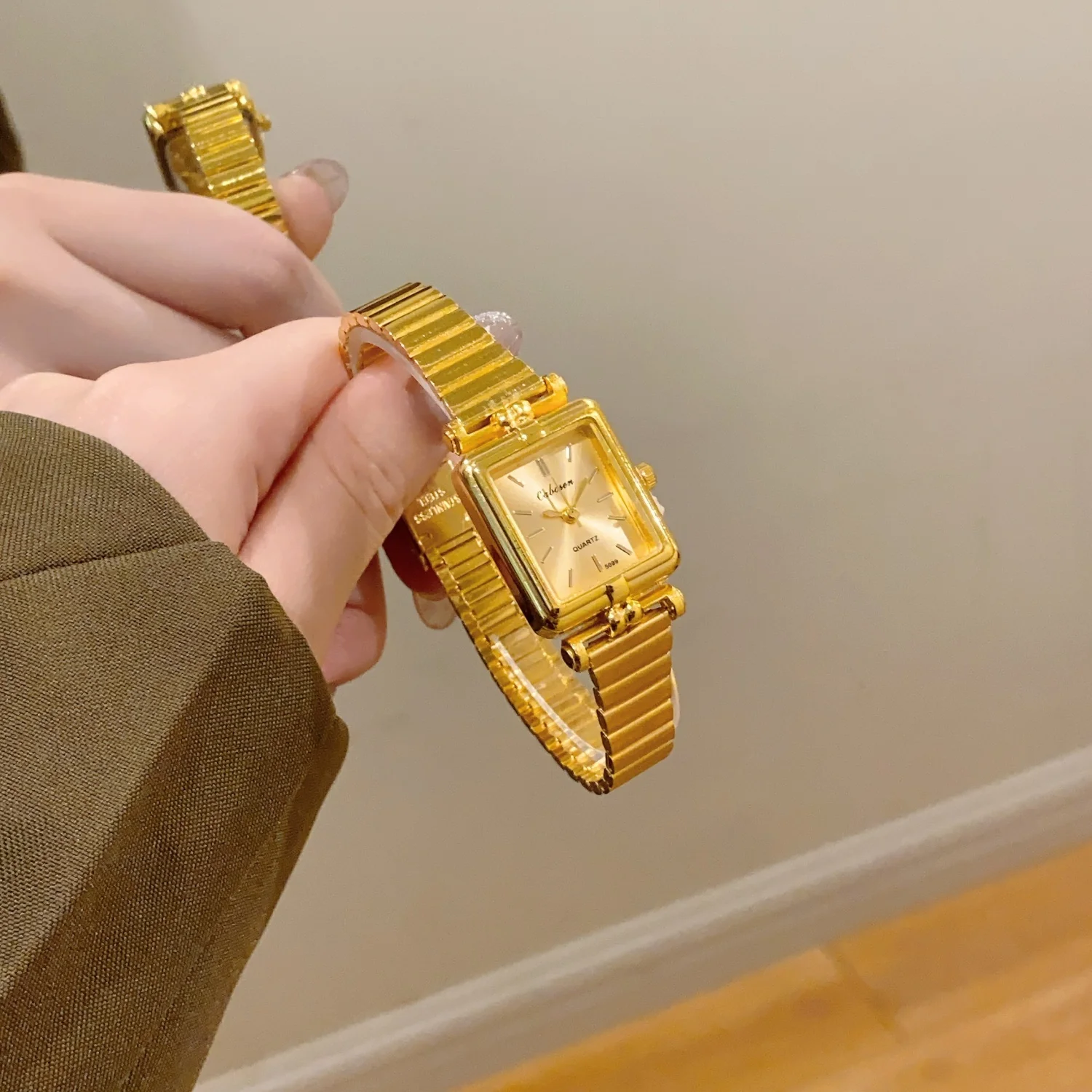 عادية رقيقة حزام من الجلد النساء الساعات المألوف ساحة الهاتفي ساعة كوارتز السيدات ساعات المعصم الإناث ساعة هدية Reloj Mujer