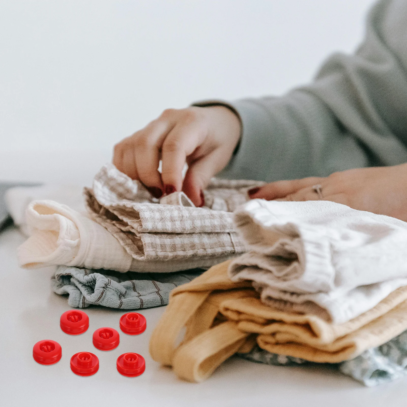 

100Sets Four-Piece Snap Buttons for Clothing Plastic Press Studs Suitable DIY Projects Garments Replacement Sturdy Snap