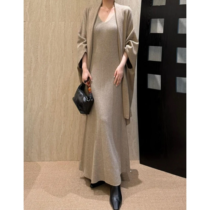 ชุดเซ็ตสองชิ้น เสื้อคลุมไหมพรมแขนทรงปีกค้างคาวสำหรับผู้หญิง ฤดูใบไม้ร่วง ฤดูหนาว ชุดเดรสลำลองหลวมๆ สีพื้น เสื้อแจ็คเก็ตไหมพรม ชุดเดรสลำลอง