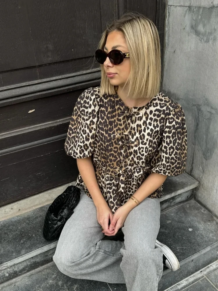 Loose O Neck Lace Up Top Summer Blouse Female High Street Shirts Retro Leopard Print Short Puff Sleeved Shirt Women Fashion