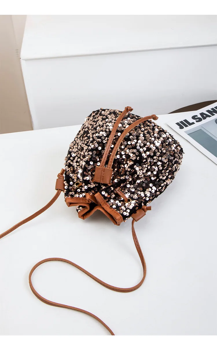 Neue Modische Vielseitige Handtasche mit Kordelzug, Schicke Mehrfarbige Pailletten-Schultertasche mit Großer Kapazität, Geldbörse und Umhängetasche – Detail 24