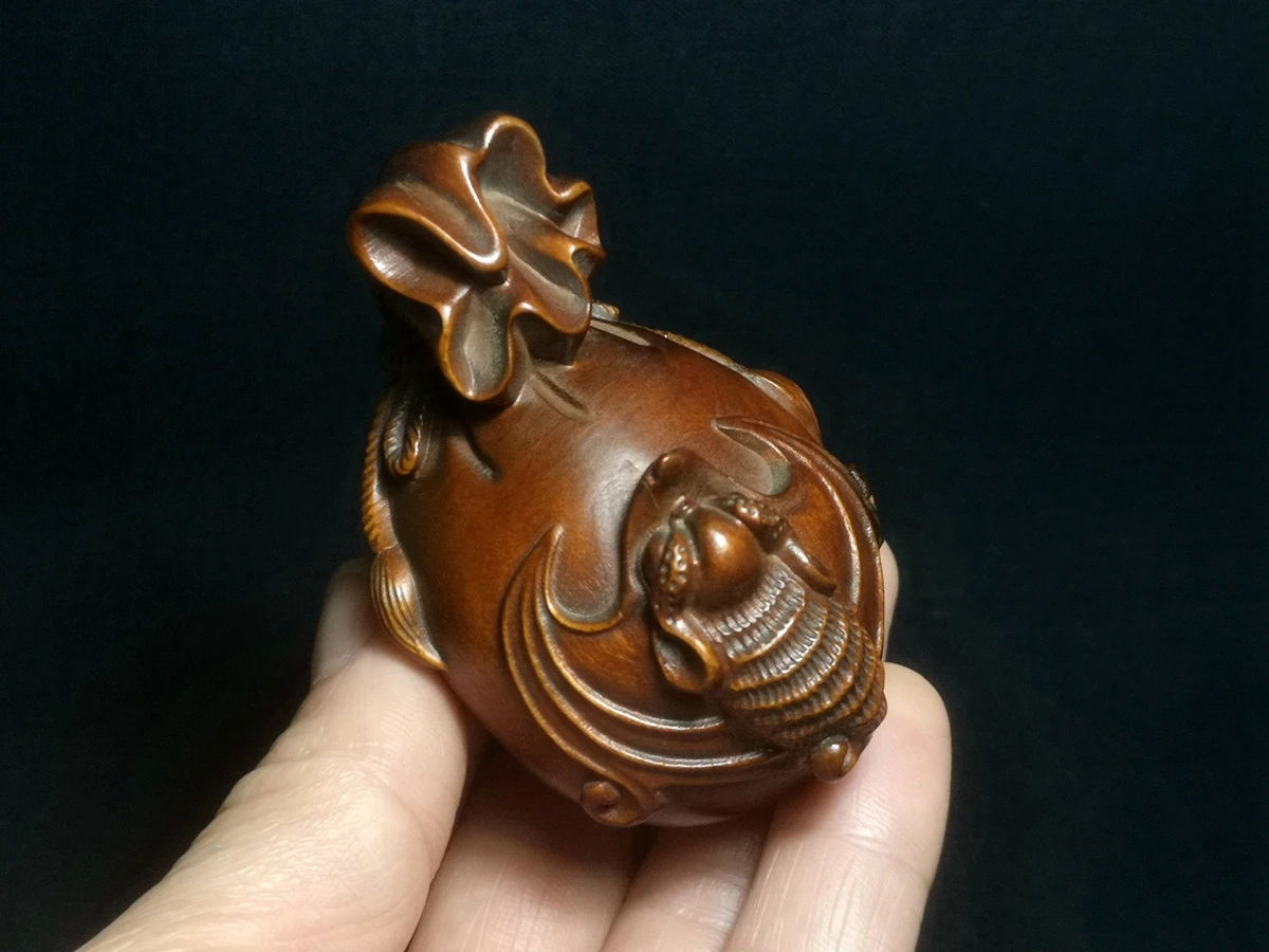 YIZHU CULTUER ART Size 2.8 Inch Old Japanese Boxwood Wood Hand carved Money Bag Bat Statue Netsuke Decoration Gift Collectable