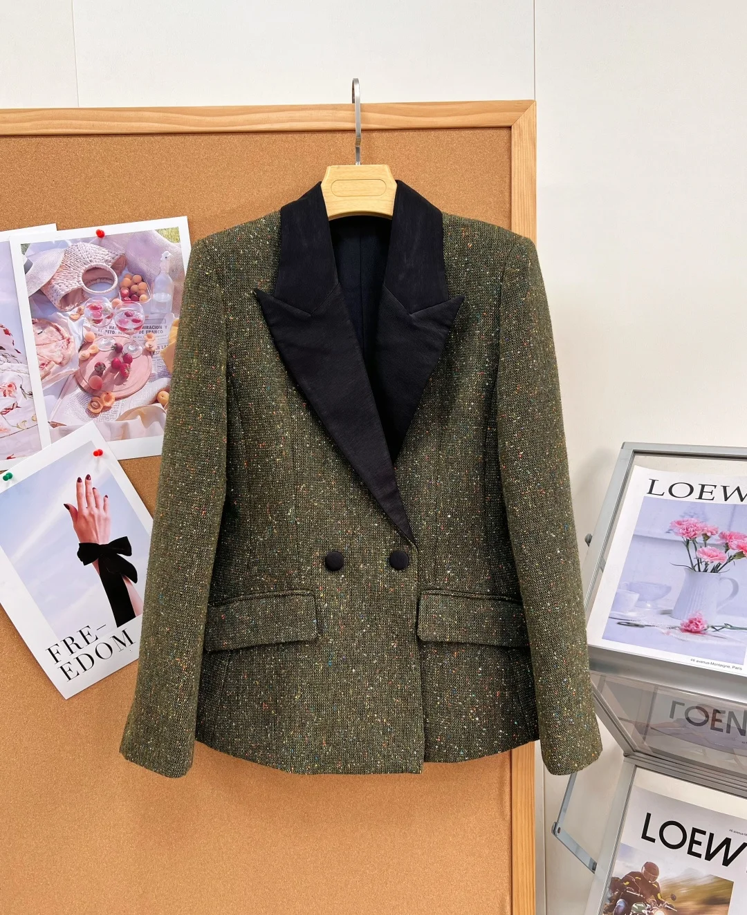 26 Autumn New Black and Green Contrasting Solid-Striped Coarse-Plaid Suit, Retro A-line Coat