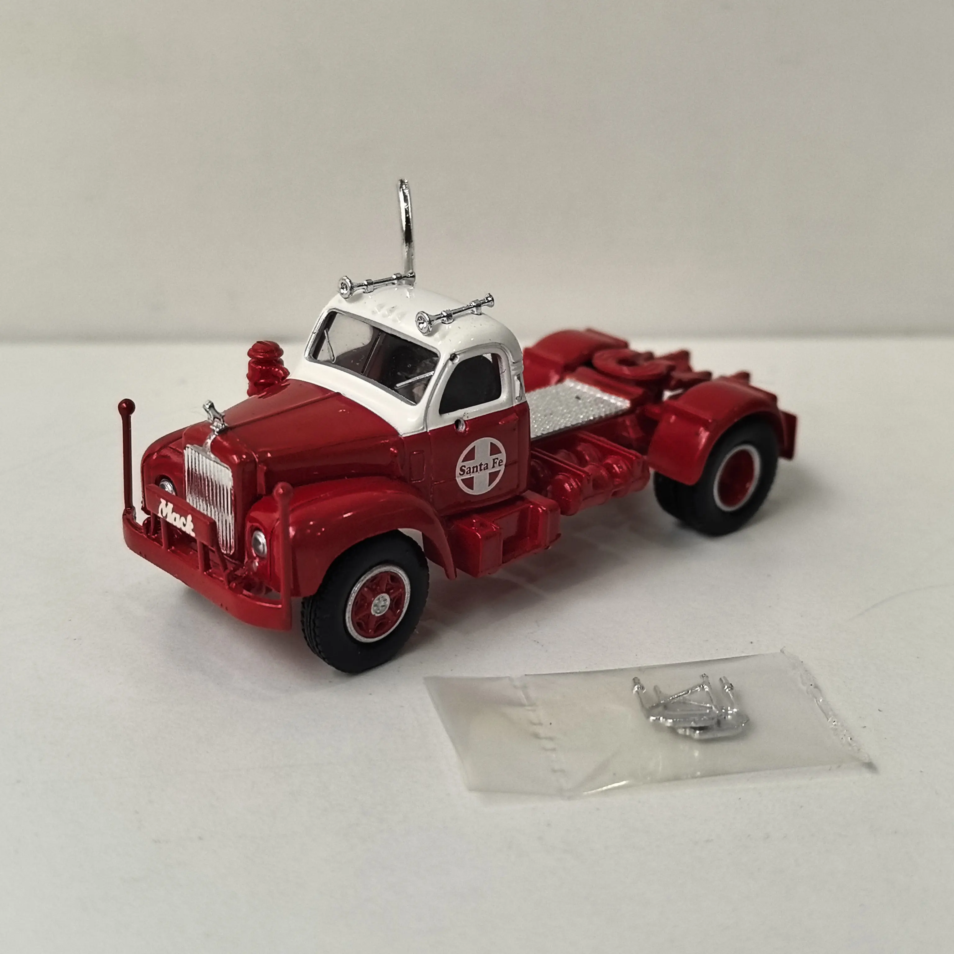 BREKINA HO 1:87 Scale MACK B61 Plastic Car Model