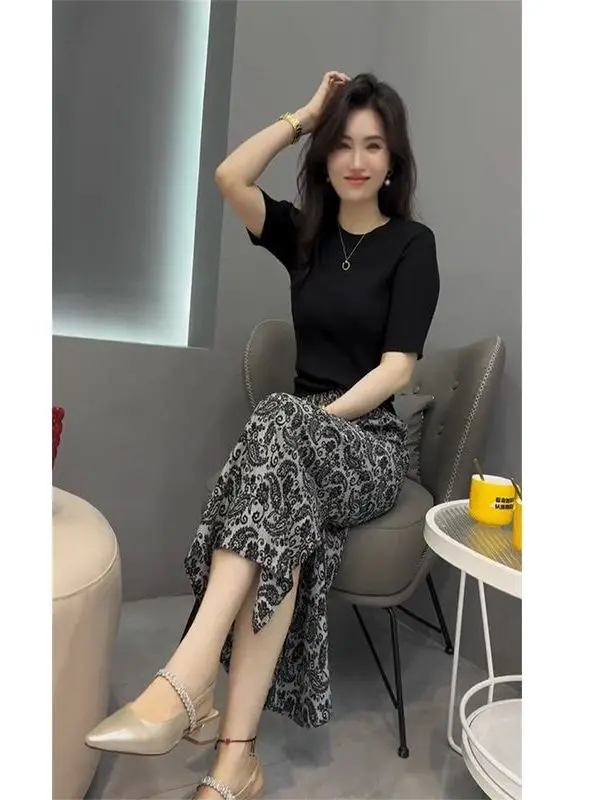 

Новинка лета 2025: Женский деловой костюм-двойка в корейском стиле, однотонный, с цветочным принтом, приталенный, с коротким рукавом, готовый к выходу в свет.