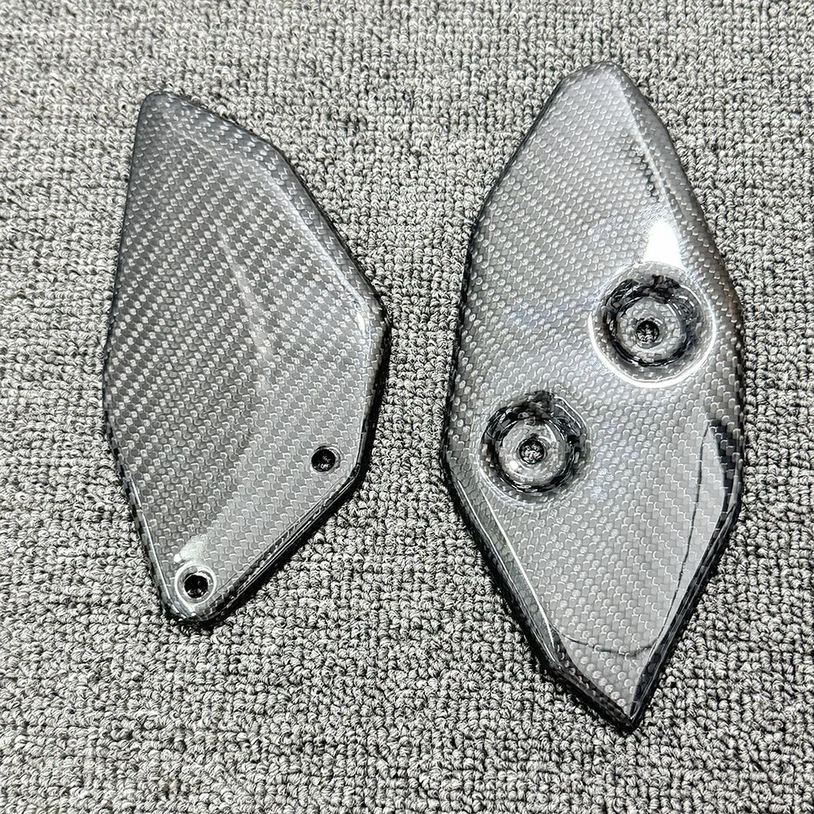 

2 Pieces Heel Plates Guard Protector Carbon Fiber Motorcycle Front Footpeg