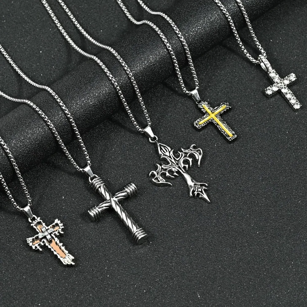 Personality Punk Multiple Crosses Pendant Necklace for Men Women Stainless Steel Fashion Hip-hop Street Party Daily Wear Jewelry