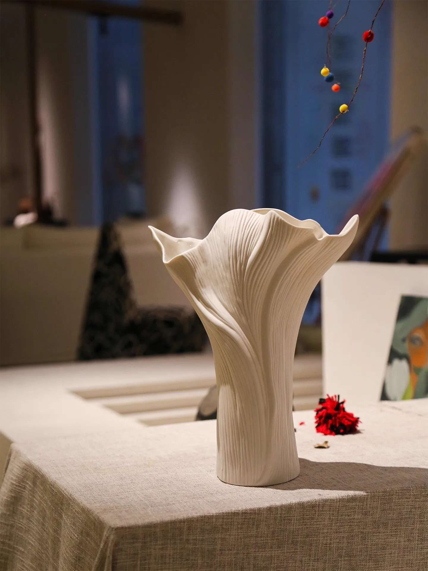 

Wabi Sabi style high-end white large caliber vase, home living room art decoration, flower arrangement, hydroponic ceramics