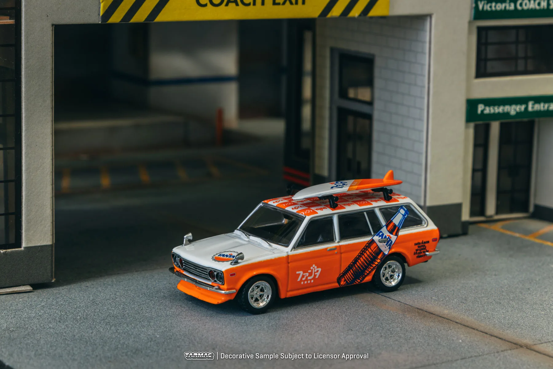 TW 1:64   datsun bluebird 510  wagon alloy car model