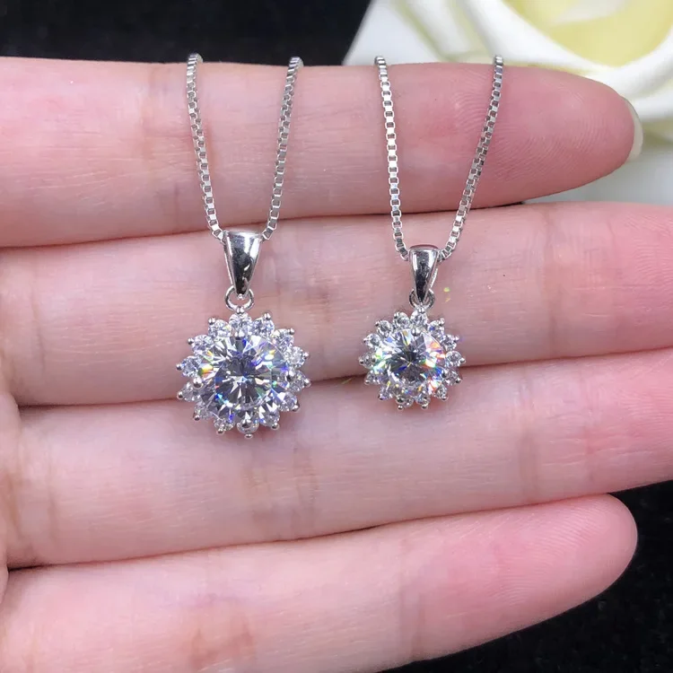 Solid Platinum PT950 Sunflower Pendant Women Moissanite Diamonds Four Prong 18k Gold Necklace