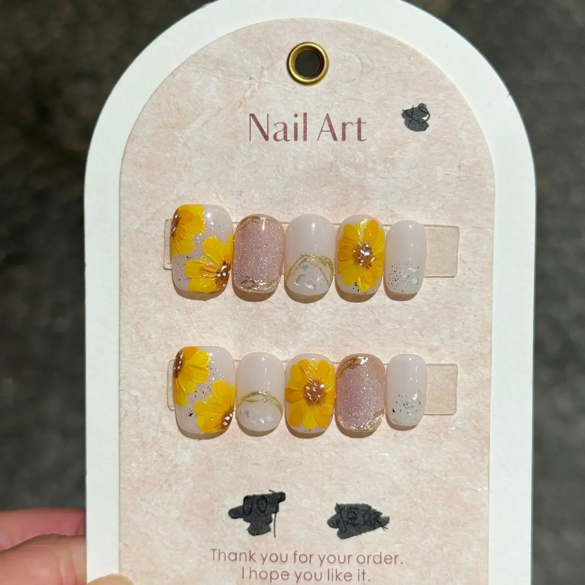 10pc handgemachte Presse auf Nägeln Sonnenblume Katzenauge Design gefälschte Nägel Relief funkeln des Pulver kurzer Nagel tragbar voll über Nagels pitzen