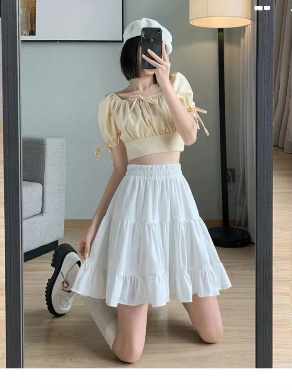 กระโปรงพลีททรงเอ สไตล์เกาหลี เอวสูง สีขาว ช่วยพรางหุ่น ความยาวปานกลาง ทรงเข้ารูป สีพื้น
