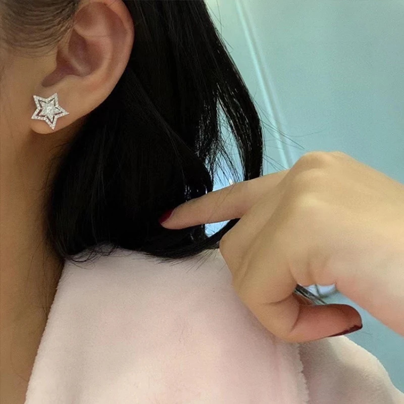New Fashion Hollow Out Rhinestones Star Earrings for Women Party Cute Sweet Gift Korean Stud Earrings Silver Color Small Jewelry