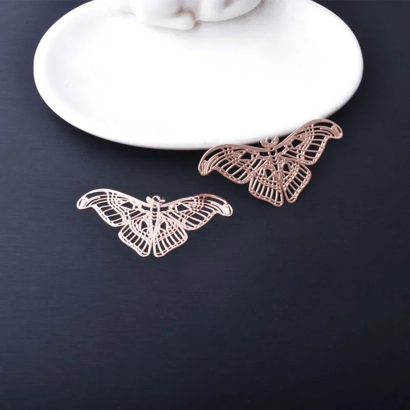 10 Stück Messing-Filigran-Anhänger in Roségold mit Schmetterlings-, Motten- und Zikadenmotiven für Damenschmuck und Accessoires – Detail 5