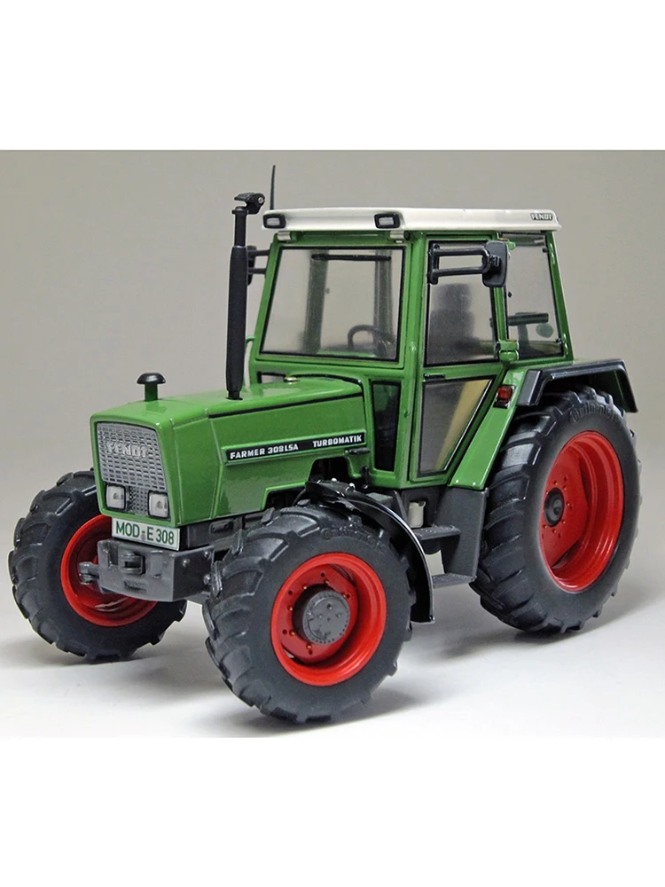 Diecast Alloy 1/32 Fendt 308 LSA Tractor Farm/FORD COUNTY 1174/FIAT 880 Car Model Classics Adult Souvenir Gift Static Display