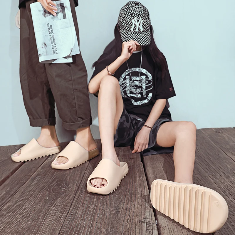 2024 New Niki Kanye Slippers Home Crocks Summer Multicolor Beach-side Flip-flop Sandal Comfortable Breathable Tongs Homme