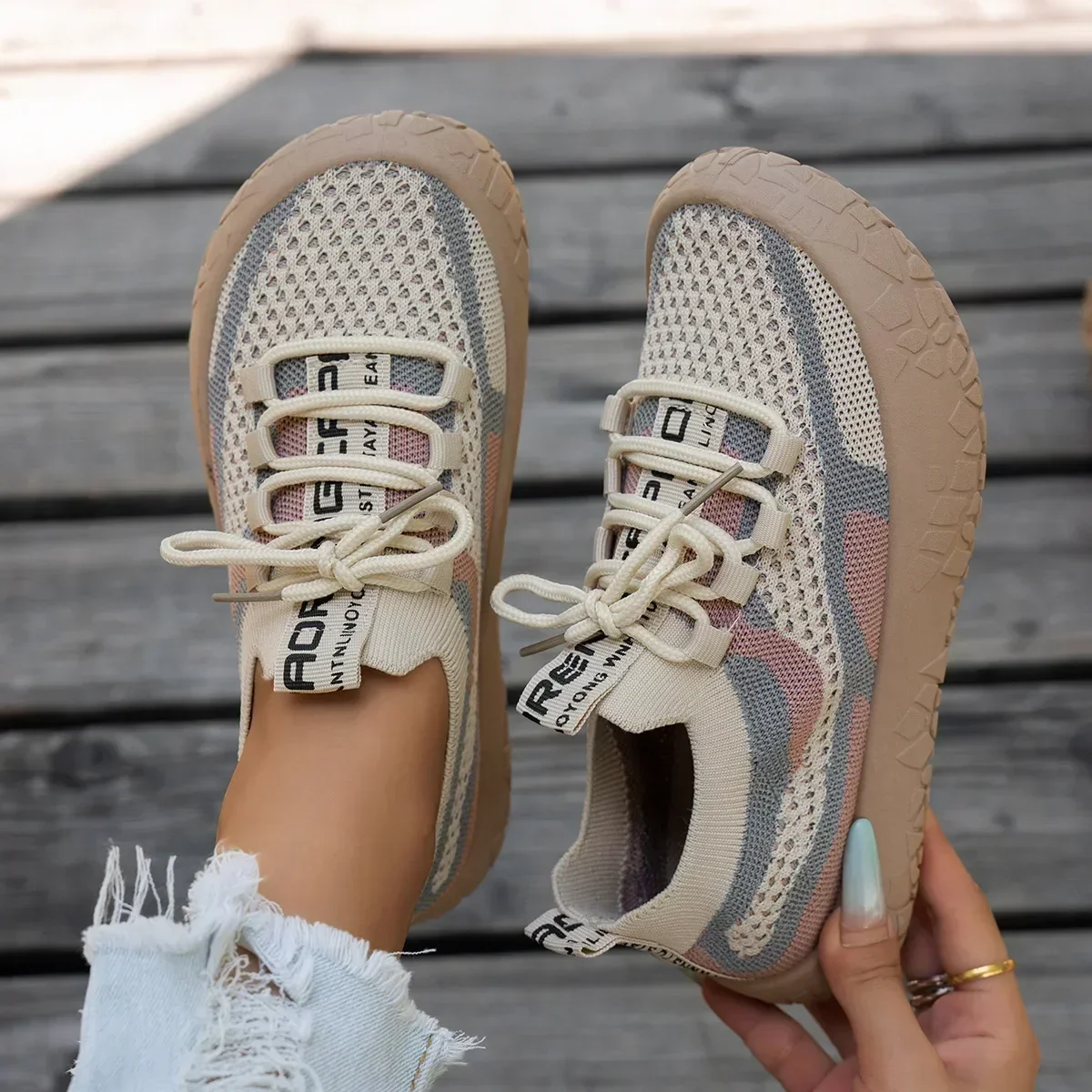 Damen-Strick-Sneaker mit Flying-Weave-Struktur, Schnürung, dicker Sohle, rutschfest, atmungsaktives Mesh, Outdoor-Walking-Freizeitschuhe – Detail 4