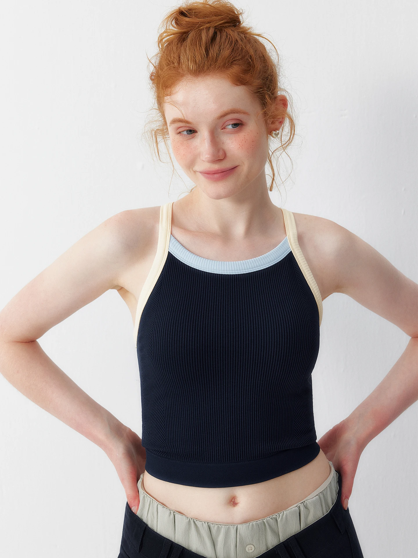 plus Size Women's Slim Fit Tank Top with Chest Pad Color Block Sportive Style round Neck Short Length Base Layer