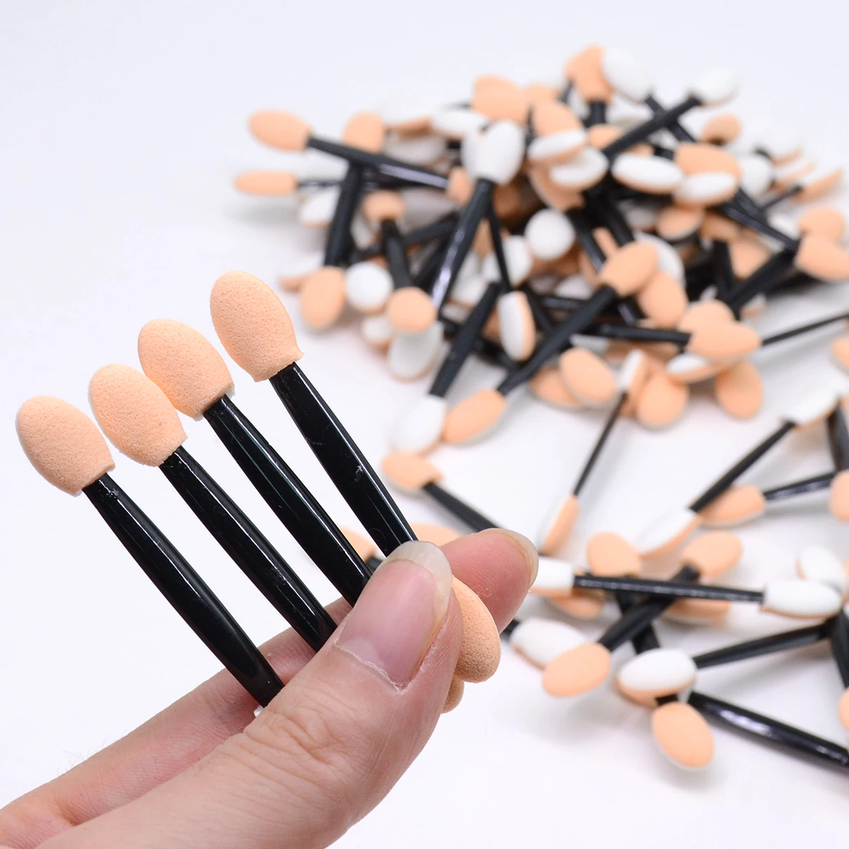 Kekelala Wholesale 50/30Pcs Disposable Eyeshadow Brush Portable Double End Sponge Eye Shadow Applicators Beauty Makeup Tools