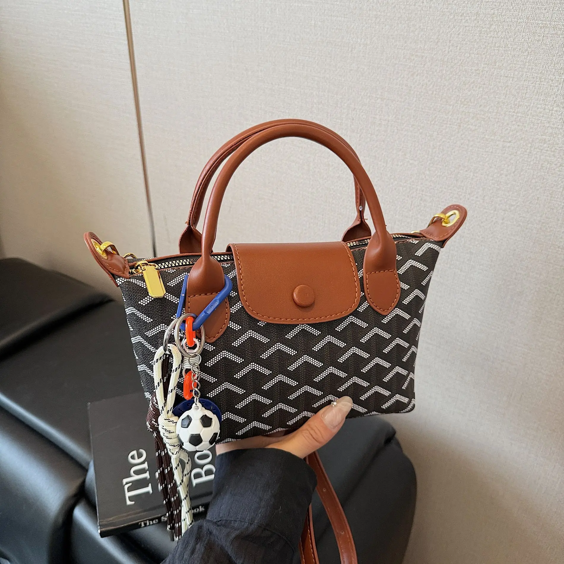 Bolso de Hombro Estilo Hobo con Estampado Oriental Vintage 2026, Monograma, Asa Superior, Diseño Inspirado en Diseñadores, Regalo para Mujer