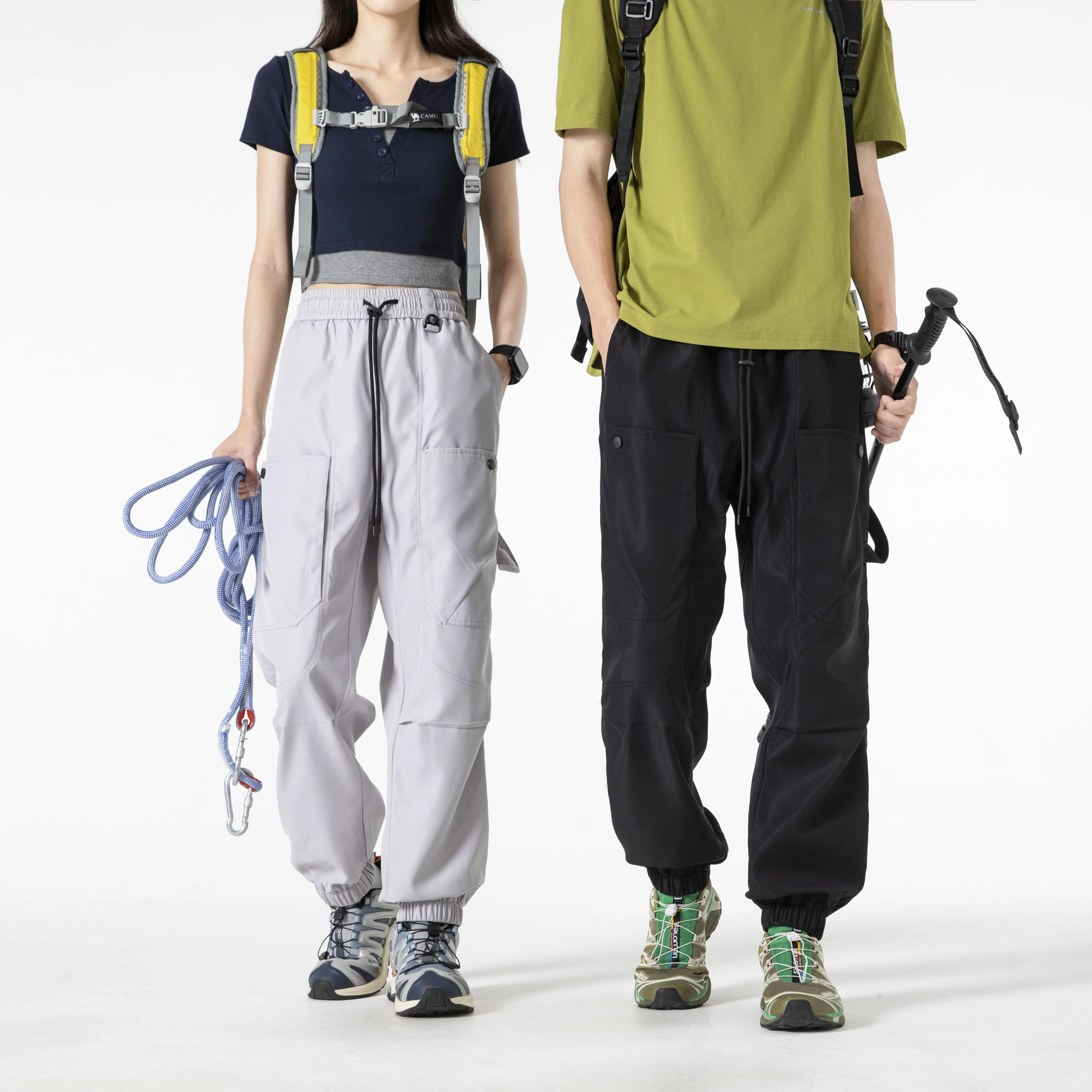 El nuevo estilo de otoño de pantalones cargo americanos es dulces y frescos, sueltos y adelgazantes, pantalones de pierna ancha informales y deportivos.