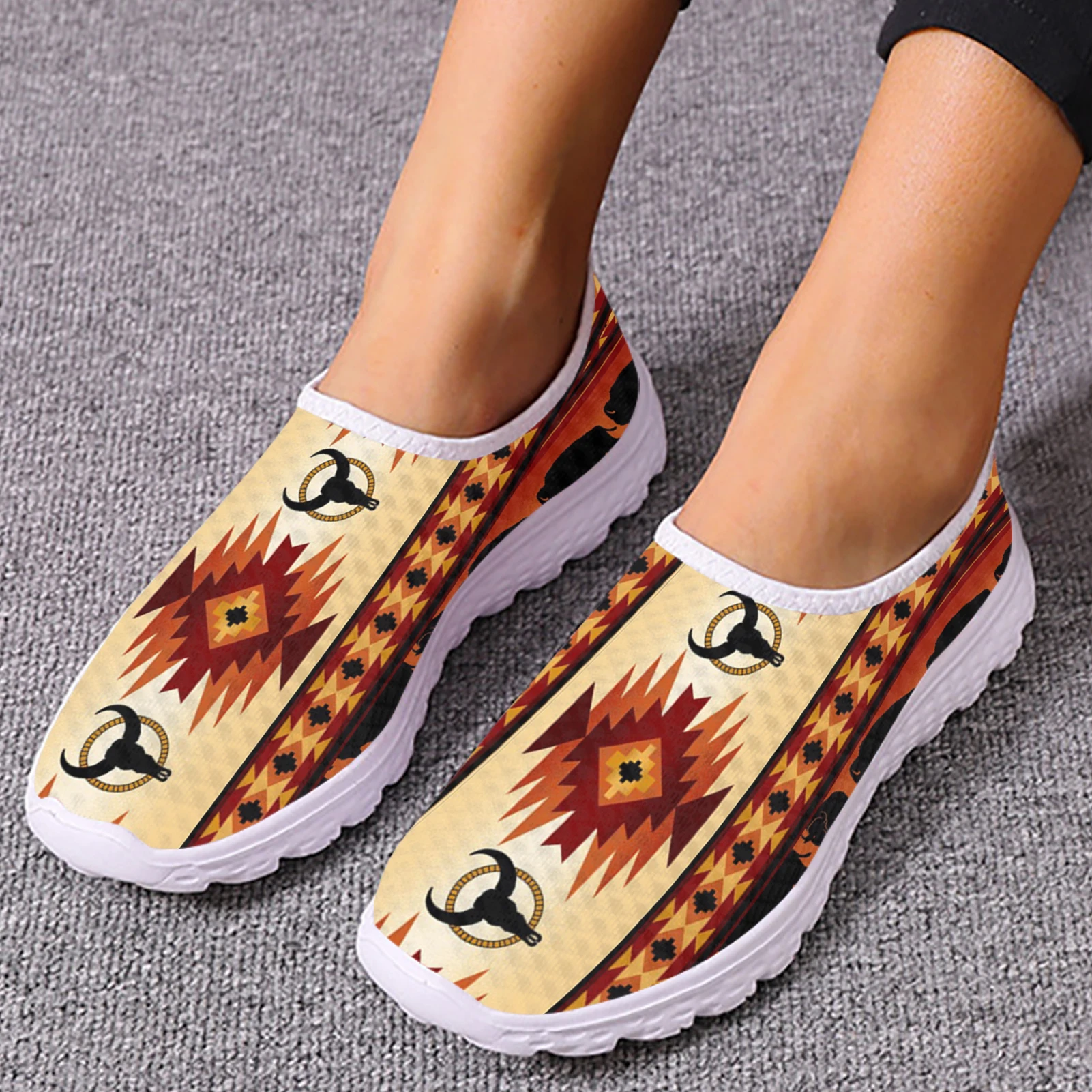 INSTANTARTS Comfortable Flat Loafers Tribal Ethnic Summer Slip On Shoes Aztec Animal Design Women\'s Home Mesh Shoes Zapatos