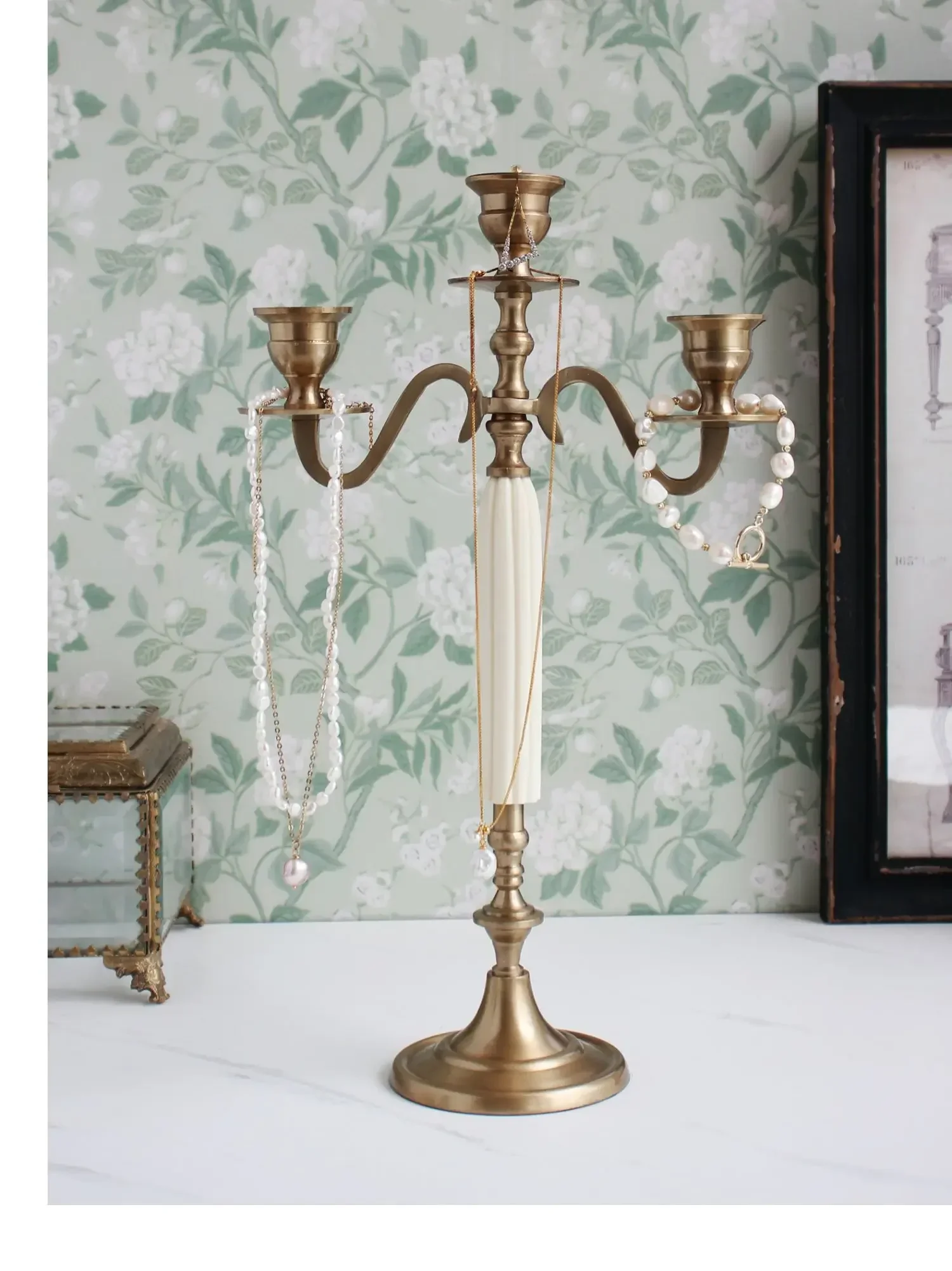 真ちゅう製のキャンドルホルダー,ヨーロピアンスタイルのレトロなスタイル,結婚式のアクセサリー,ダイニングテーブルの装飾品,金色の光,輸入