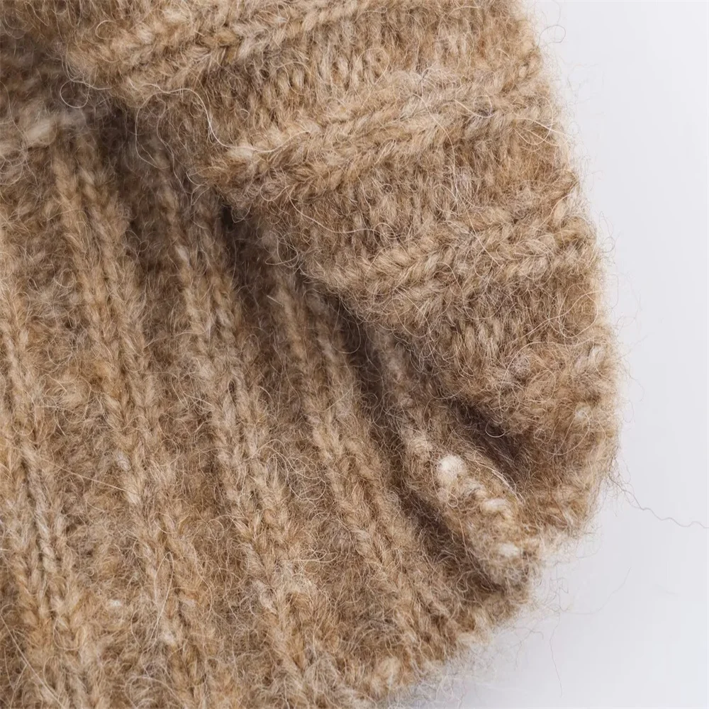 เสื้อแฟชั่นผู้หญิงสไตล์เรียบง่ายและอเนกประสงค์สำหรับฤดูใบไม้ร่วง ตกแต่งด้วยผ้าขนสัตว์แบบซ้อน