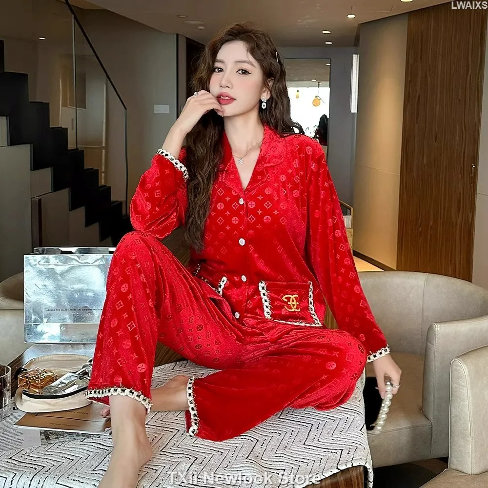 Gold Silk Velvet Sleepwear for Women, Spring and Autumn: Red-Hot Home Clothes with Long Sleeves and Outdoor Wear Suit for Winter