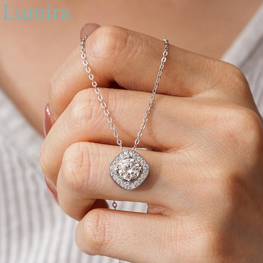Lumira Women's Square Diamond-studded Pendant Platinum PT950 Jewelry 1-Carat Moissanite Necklace Wedding Party Charm Gifts
