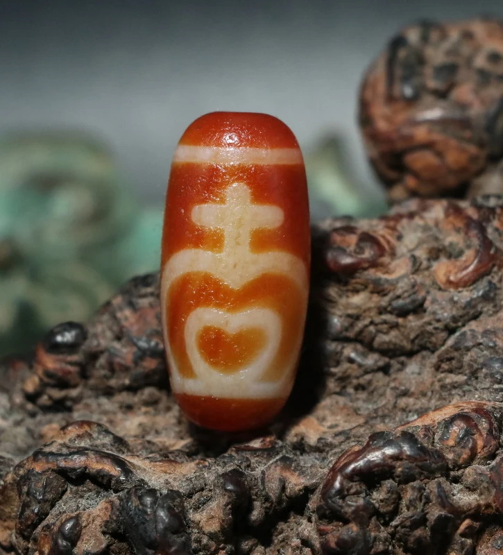 

Energy Magic Tibetan Old Agate Oily Patina Orange Red Color Treasure Bottle Aquarius dZi Bead Amulet Fit for Making Bracelet