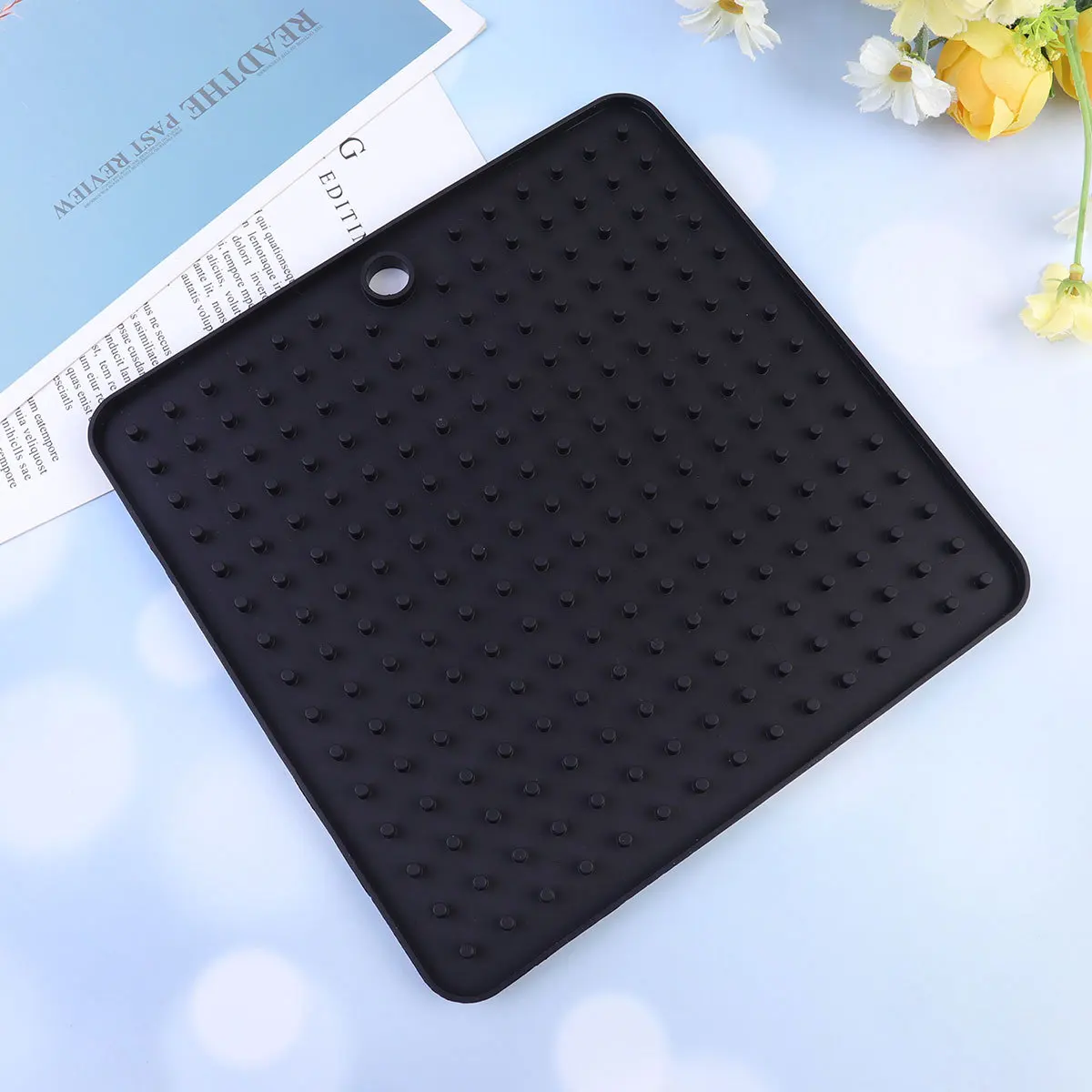 

Silicone Pet Feeding Mat Slow Eating Licking Pad for Dogs Puppies Anti-Slip Easy Clean Creative Food Feeder Cushion