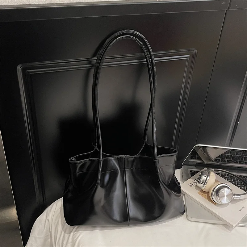 

2025 Premium Commuter Bag for Professionals, Soft Leather Multi-functional Shoulder Purse, Spacious Underarm Tote for Office