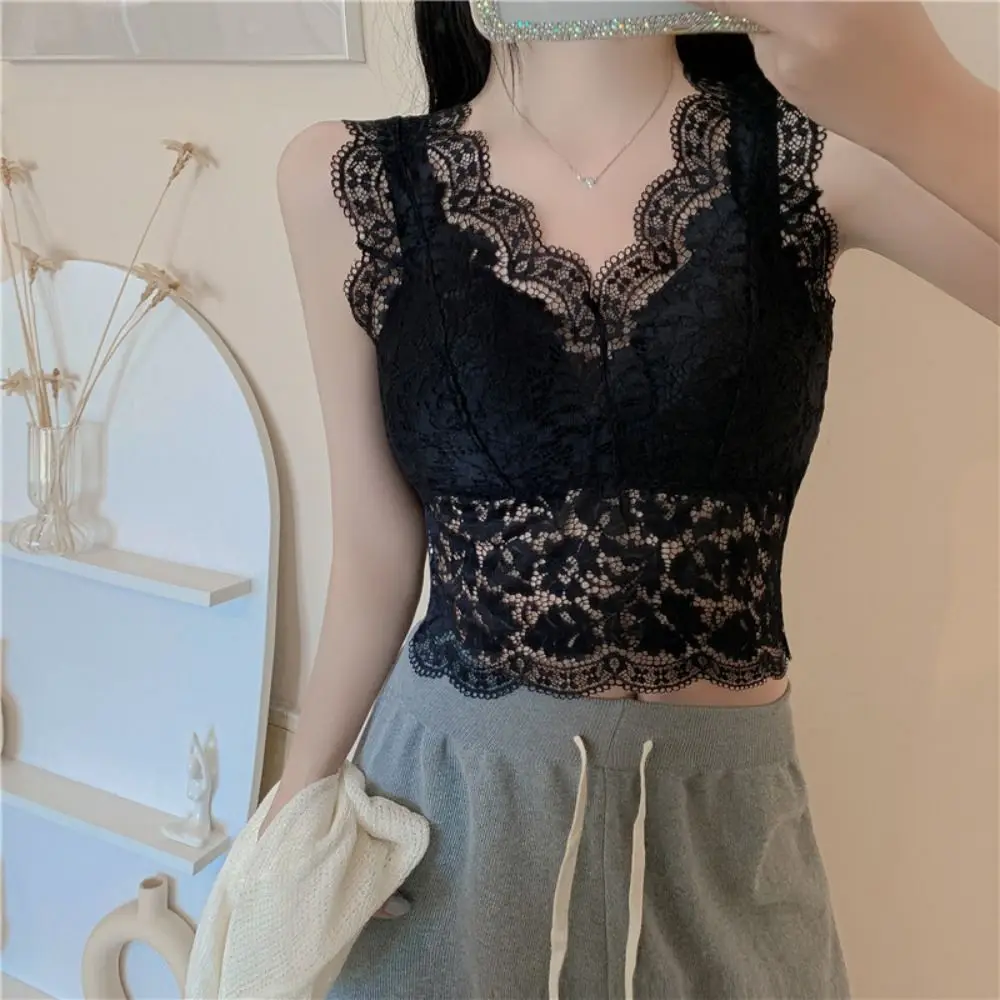 Canotta a V profonda in pizzo sottile a rete dolce Top corto in pizzo trasparente senza maniche Canotta intima slim fit con imbottiture da donna
