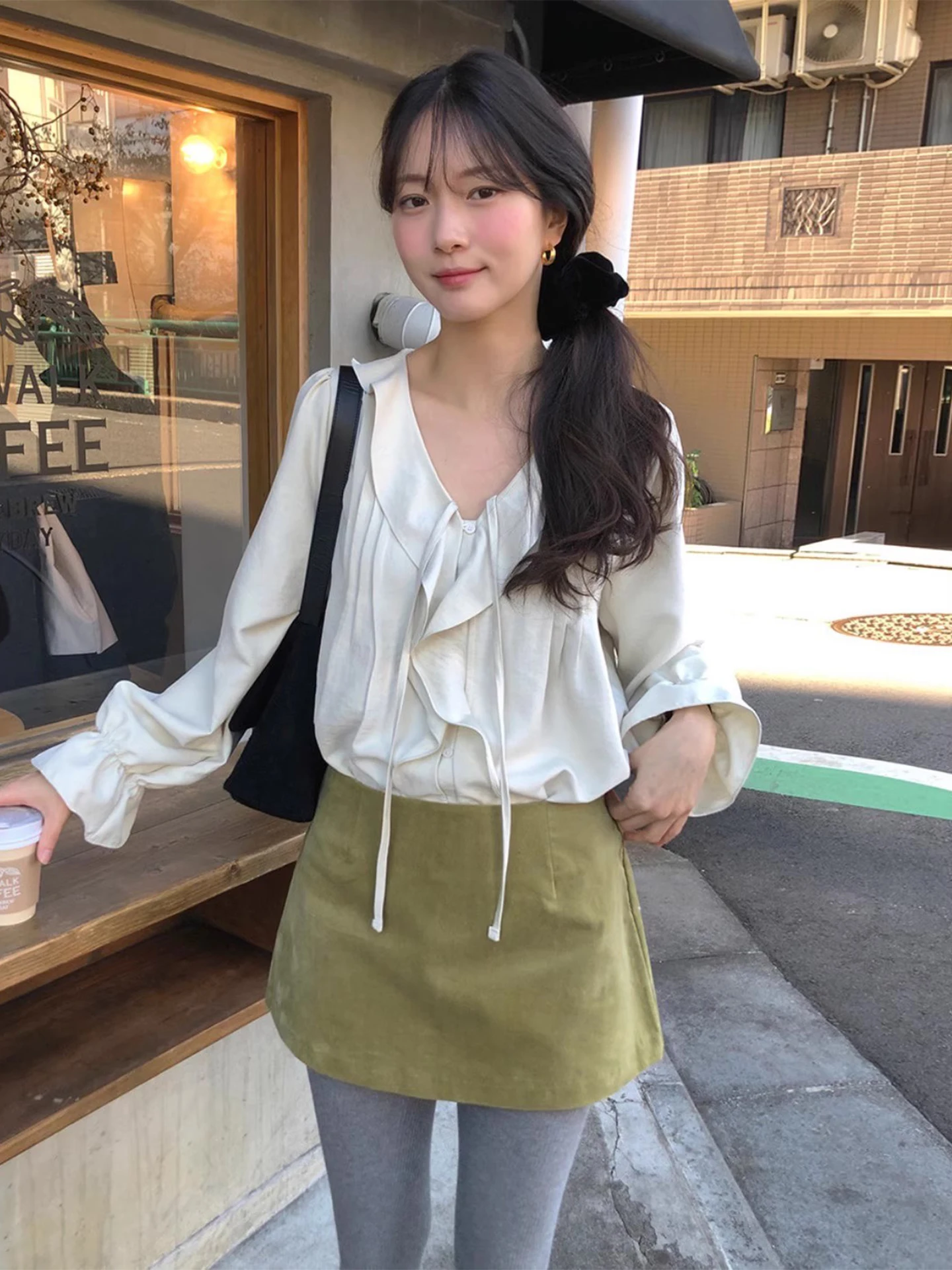 Doux jeune ourlet à volants v-ne cloche Sve irt femmes début du printemps plissé ample polyvalent Sa haut coréen Sle trajet